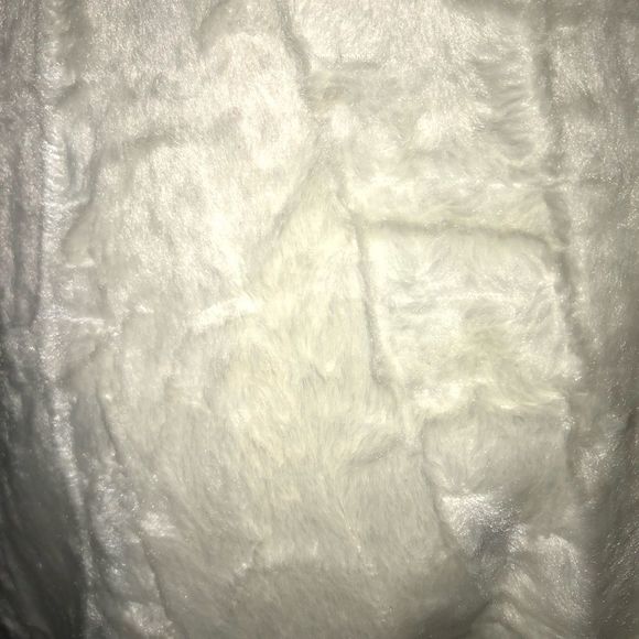 Koret size Large winter white jacket with beautiful clasp fully lined EUC - Picture 3 of 5